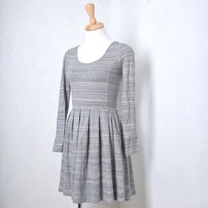 Talula | Grey striped long sleeved pleated dress